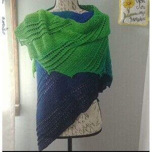 Handmade Crochet Dragon Wing Tringle Wrap/Shawl Blue/Green Ombre 100% Cotton